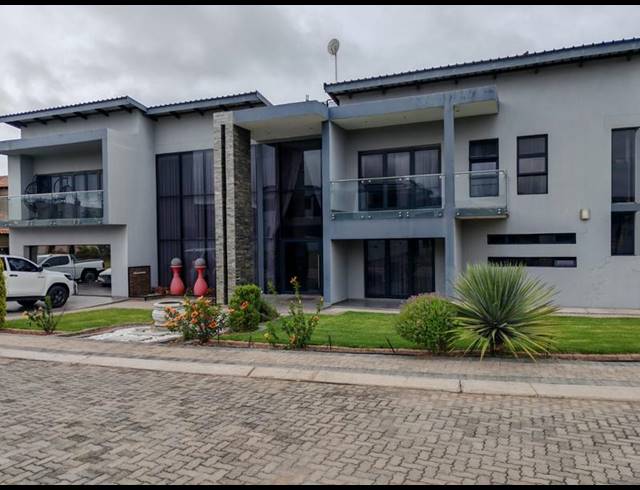 5 BEDROOM HOUSE FOR SALE IN CELTIC MEADOWS